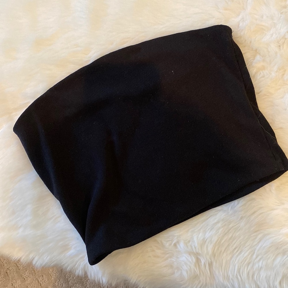 BLACK RIBBED TUBE TOP